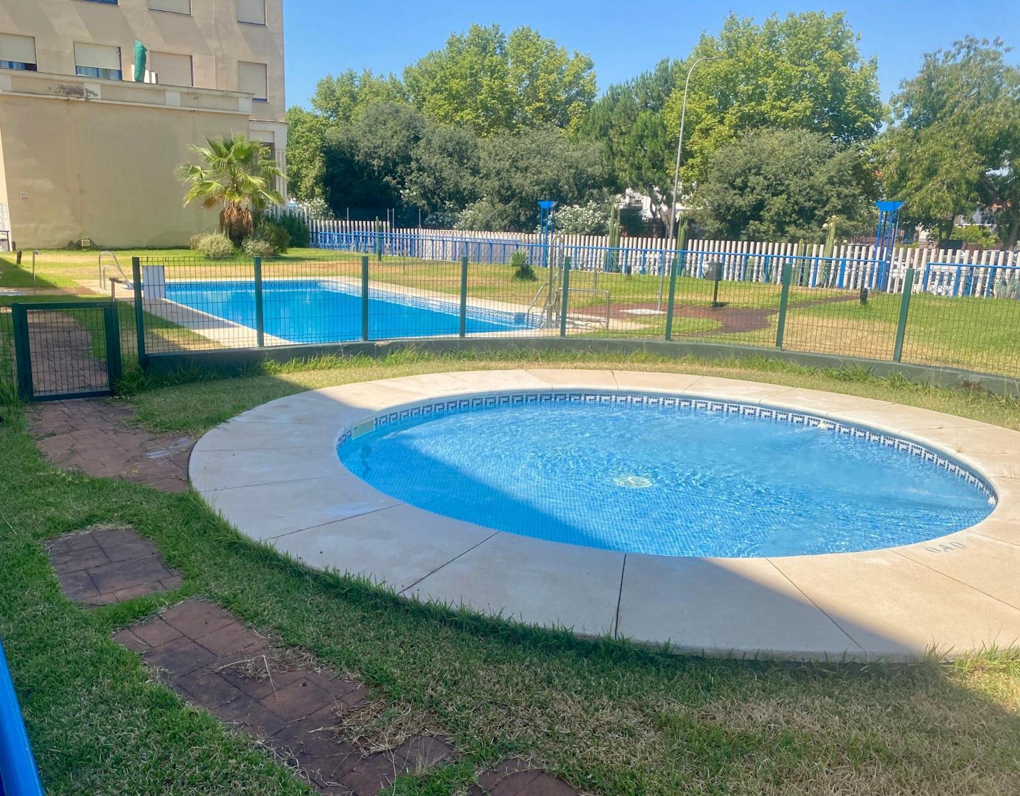 Fibes Con Piscina Y Parking Gratis Apartamento Sevilla Este Exterior foto